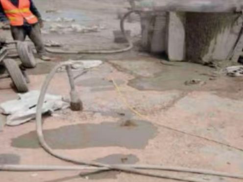 武宁水泥混凝土路面板底注浆技术 路面脱空注浆整治方案